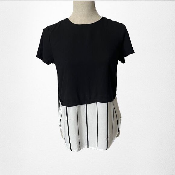 Forever 21 Crew Neck Short Sleeve Blouse Black and White with Stripes Size Small - Picture 1 of 5